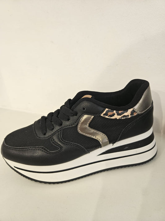 Zapatilla leo